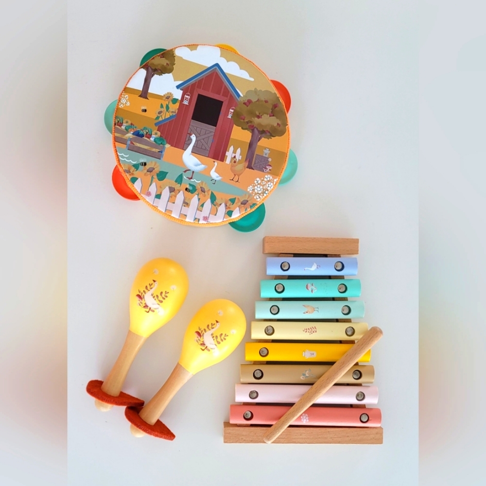 New/A Set Of Wooden Musical Instruments